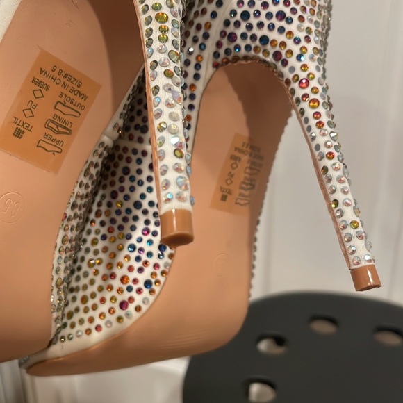 Rhinestone Pumps Size 8.5 - Picture 8 of 9